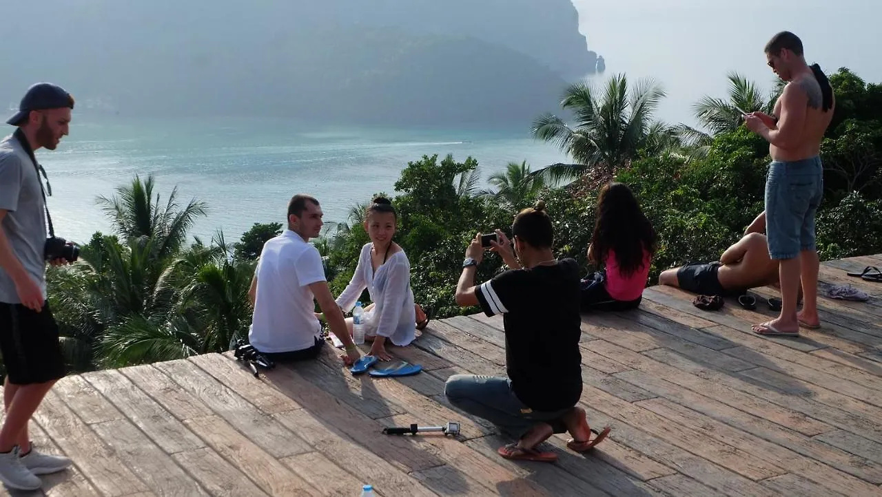 Rehab Hostel Phi Phi Don Thailand